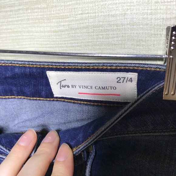 NWT Vince Camuto Medium Wash Straight Jeans Sz27/4 - Picture 2 of 6